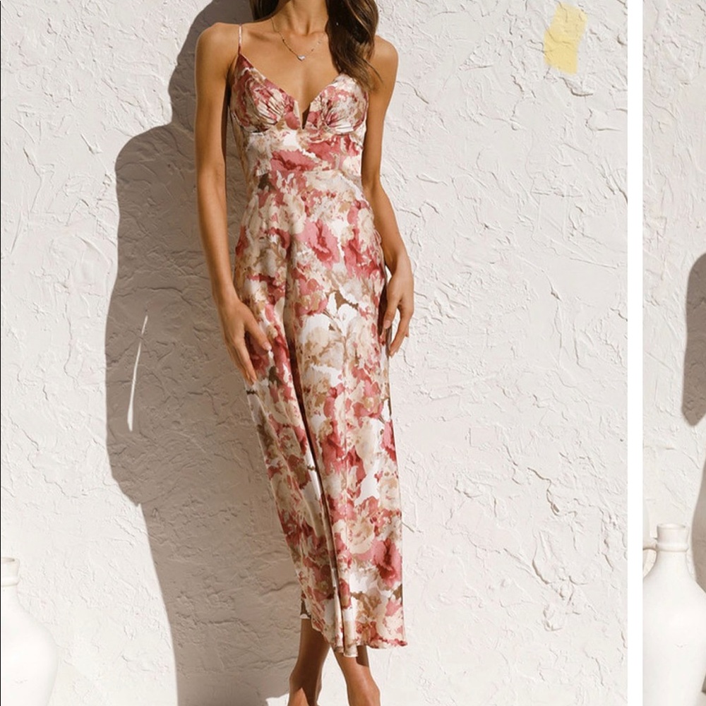 Small pink/neutral tone Floral Print Sweet Midi Dress